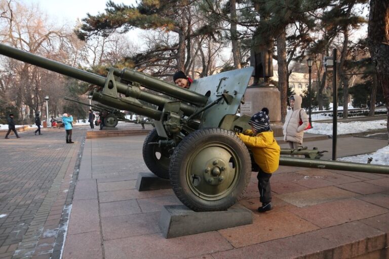 パンフィロフ戦士公園、アルマトイ